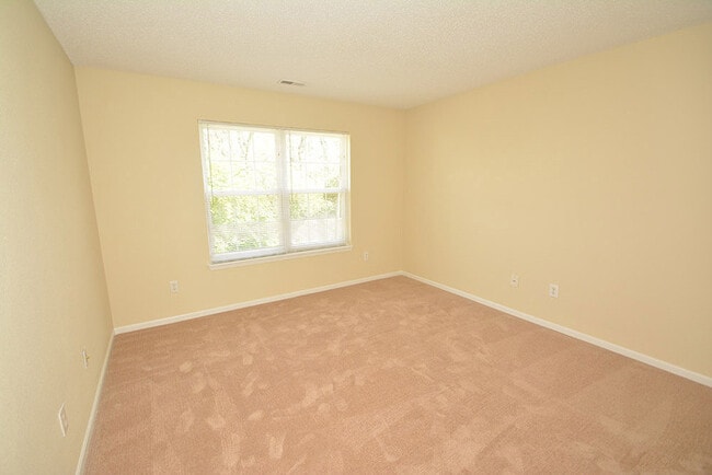 Building Photo - Pike Township 4 bedroom home