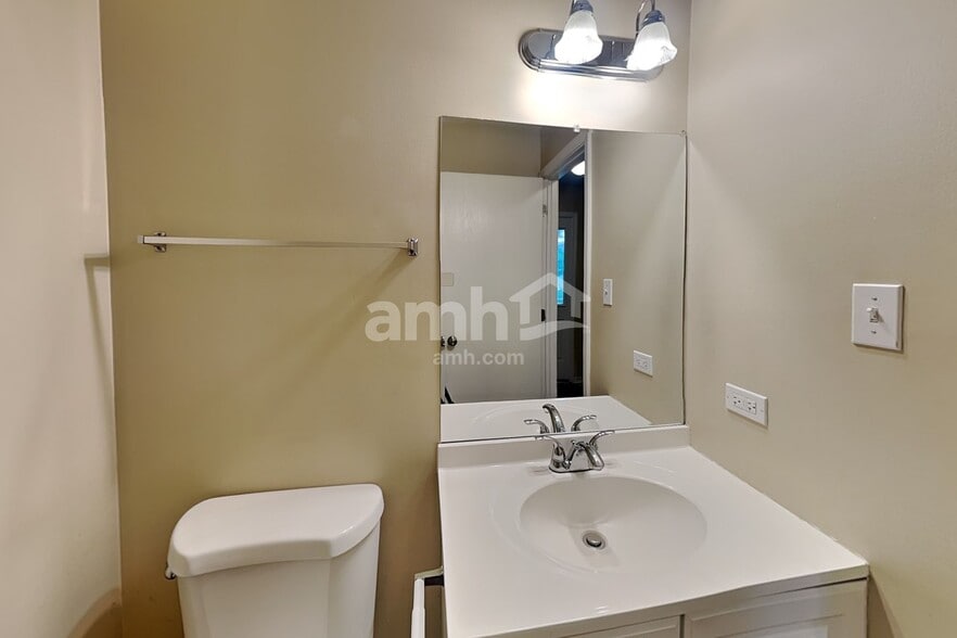 Building Photo - 5301 Sunmeadow Dr