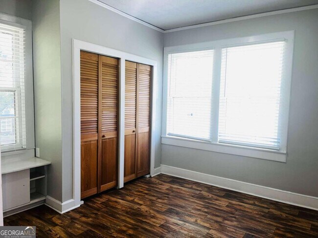 Building Photo - 507 Sylvan Dr