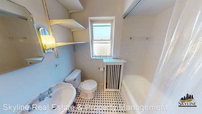 Building Photo - 1311 Monroe St