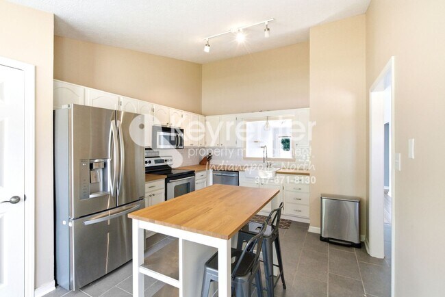 Building Photo - 13847 Waycross Dr