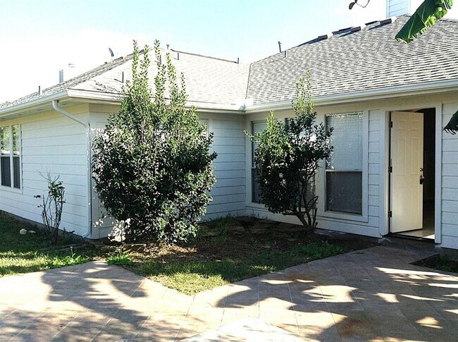 Building Photo - 1608 Misty Fawn Ln