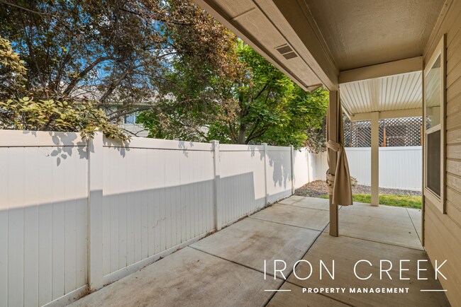 Building Photo - Quiet Abode in Prime Location with Easy Ac...
