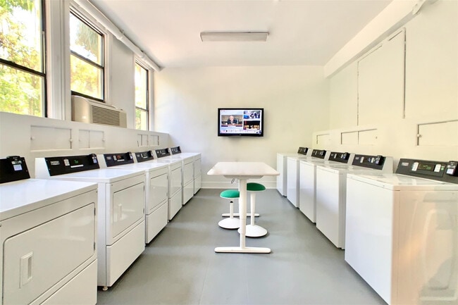 Building Photo - 235 Sunrise Ave