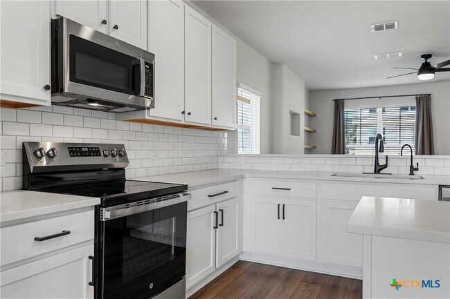 Building Photo - 209 Villars Dr