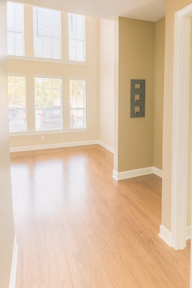 Building Photo - 273 Alexander Woods Dr