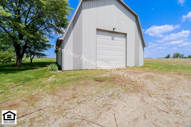 Building Photo - 11630 SR 101