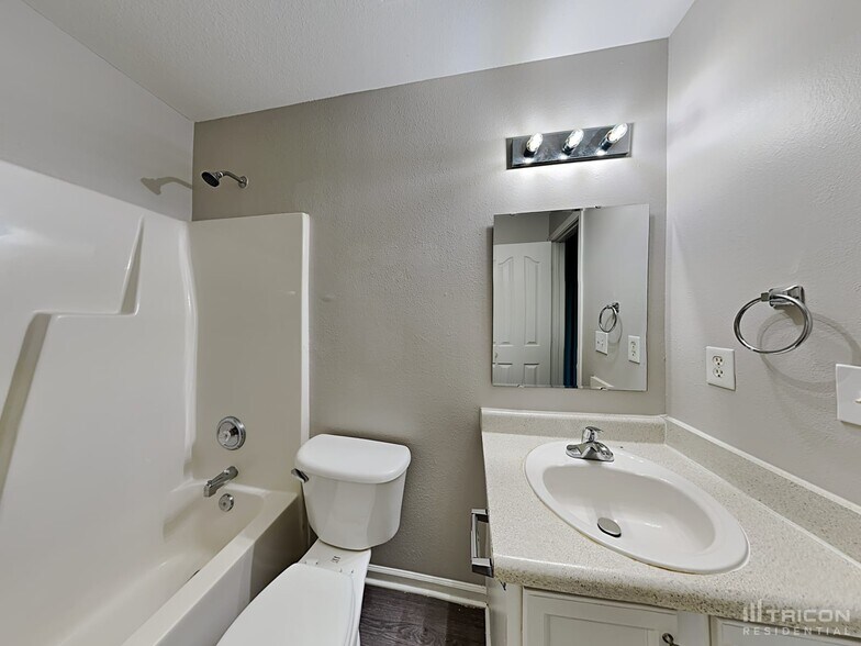 Building Photo - 1513 Tirano Ct