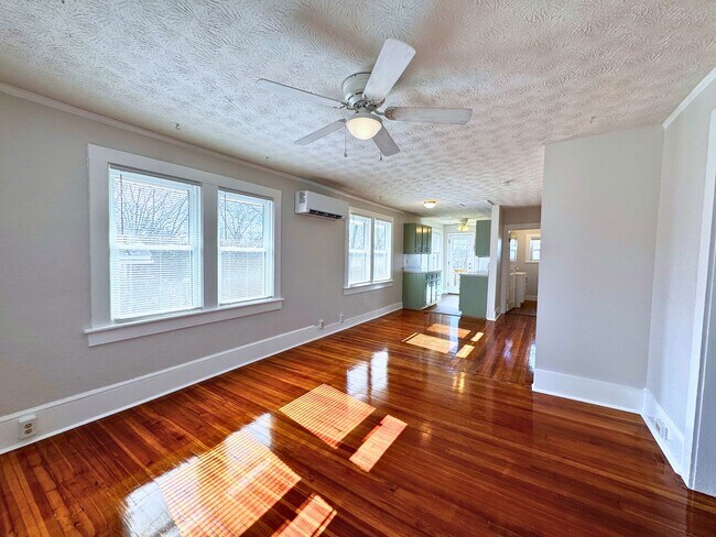 Building Photo - East AVL - Renovated Oakley Bungalow