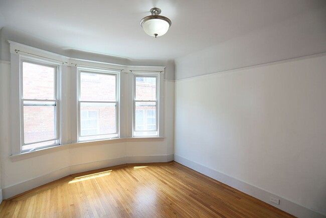 Building Photo - OPEN HOUSE: Thursday(1/23)6pm-6:30pm Top, ...