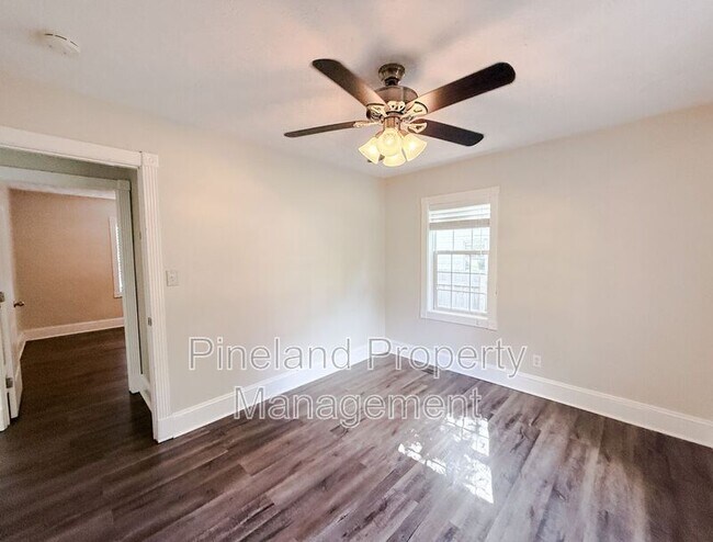 Building Photo - 5300 Walnut Dr