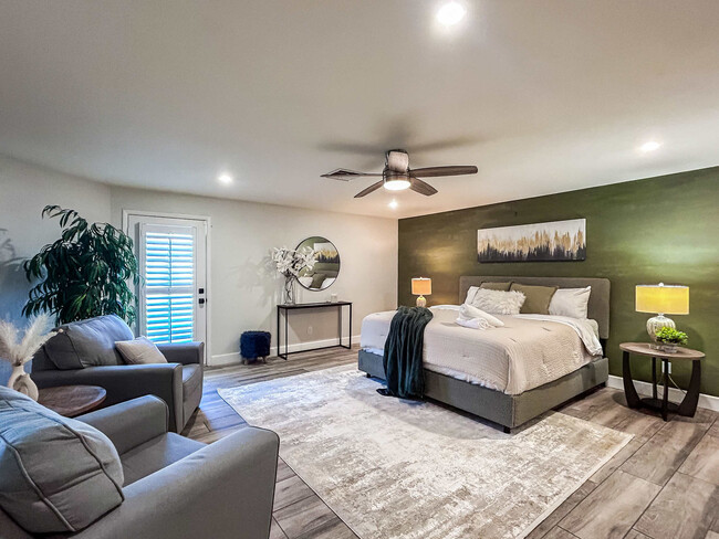Building Photo - 3502 E Crocus Dr
