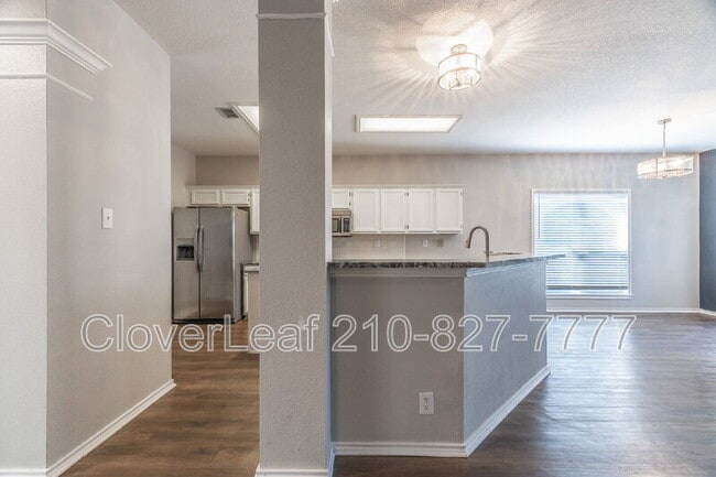 Building Photo - 16615 Raven Glenn