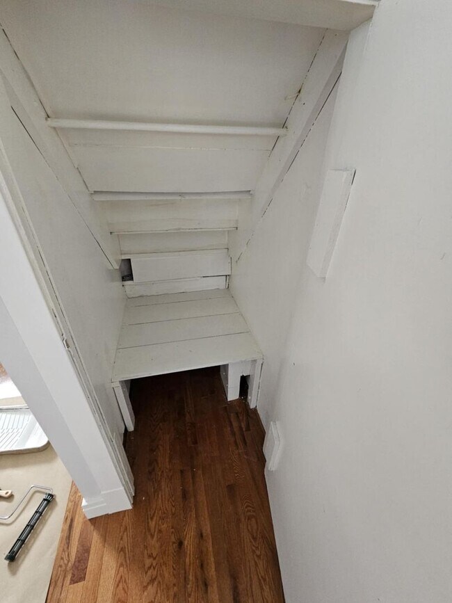 Building Photo - **3-Bedroom, 2-Bathroom House for Rent**