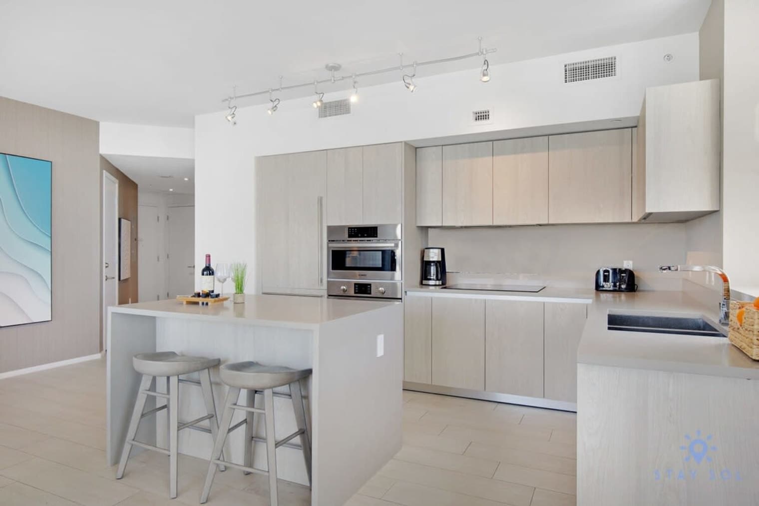Building Photo - 4010 S Ocean Dr