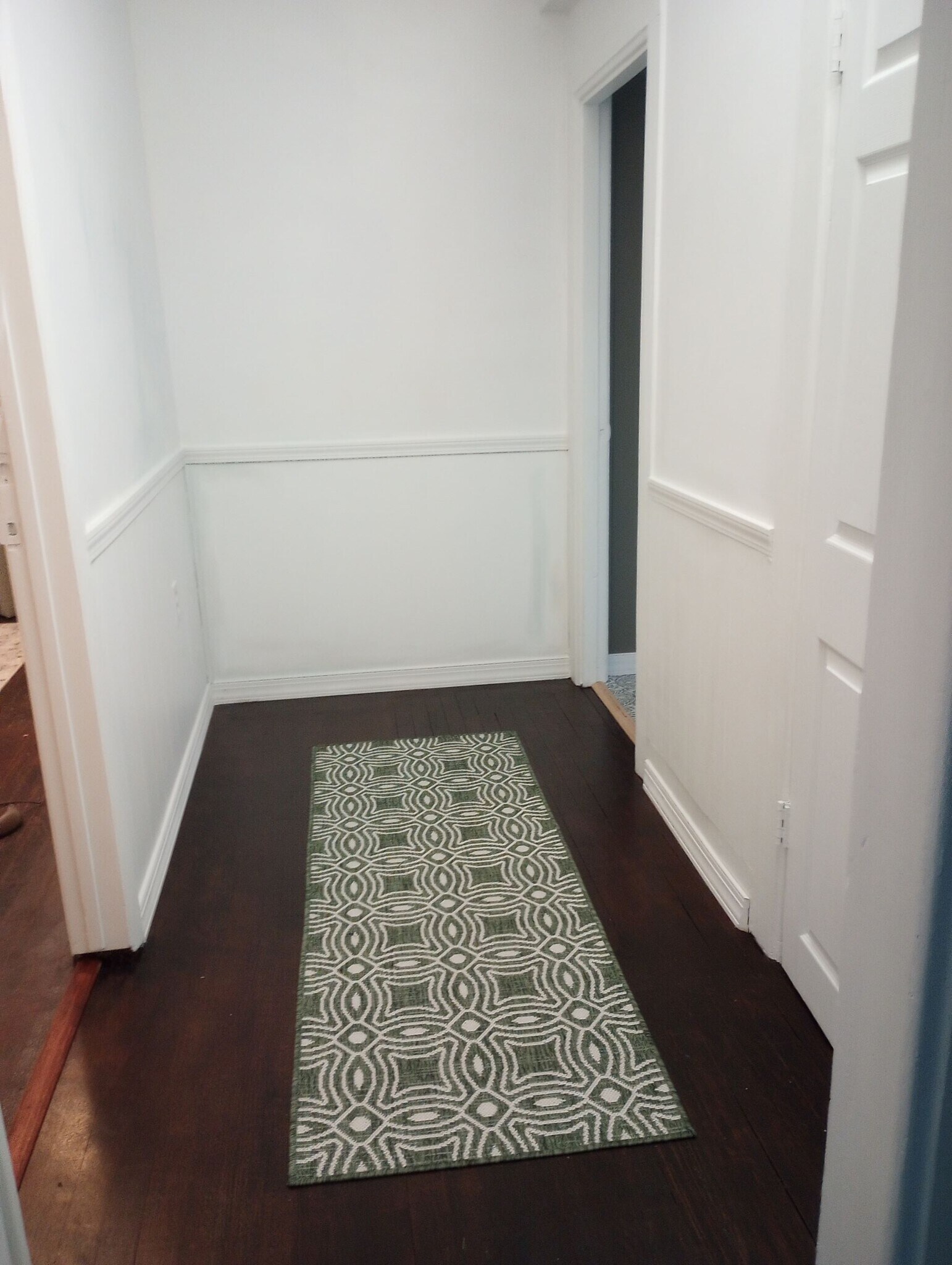 Hallway - 602 N Porter St