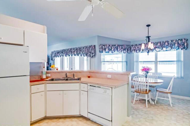 Building Photo - 424 Holly Dr