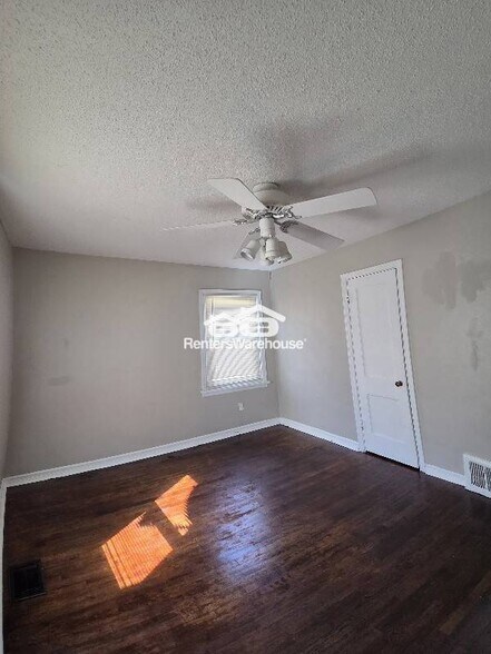 Building Photo - 415 Ames Pl