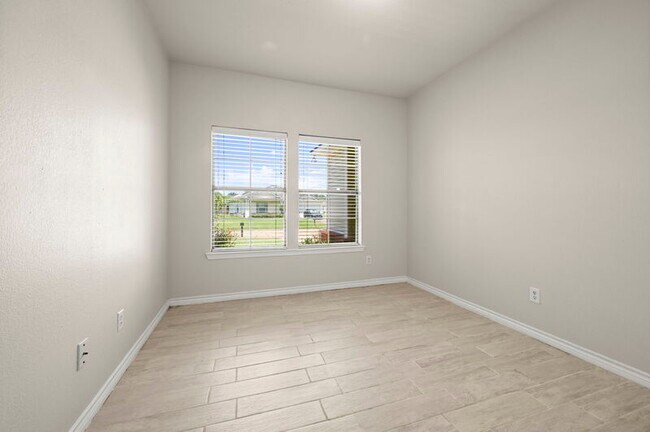 Building Photo - 22898 Sabine Dr