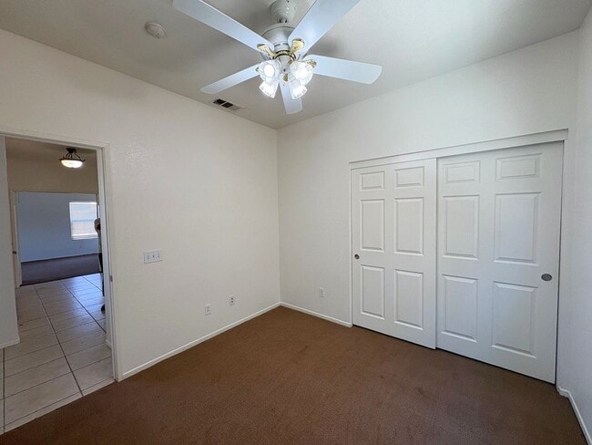 Building Photo - Spacious Home