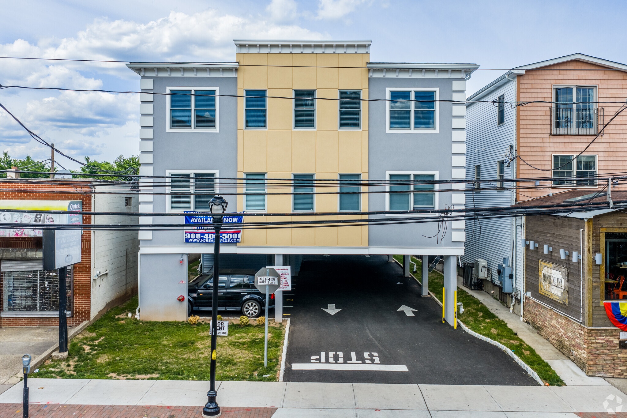 Building Photo - 431-435 Morris Ave