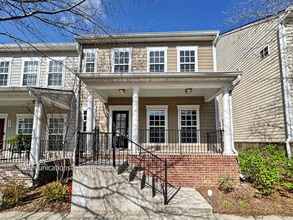 Building Photo - 2007 Oak Trail Dr