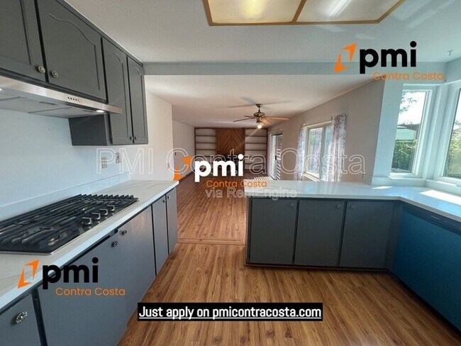 Building Photo - 2850 St Denis Dr