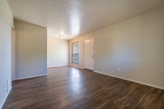 Building Photo - Crestridge Apartments