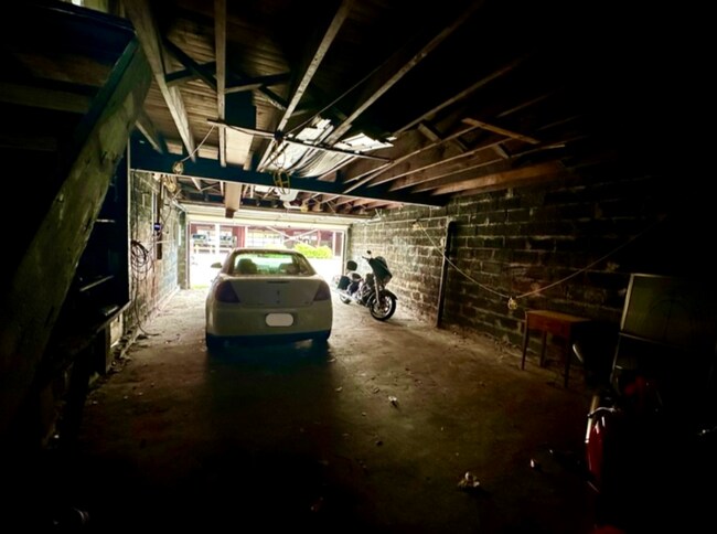 Building Photo - 146 S Nicholas St