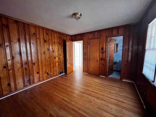 Building Photo - Spacious 3 Bedroom With A Basement