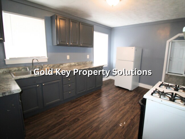 Building Photo - MUNCIE 2 BR 1 BA House with Main-Level Laundry and Shed (SECTION 8 APPROVED)