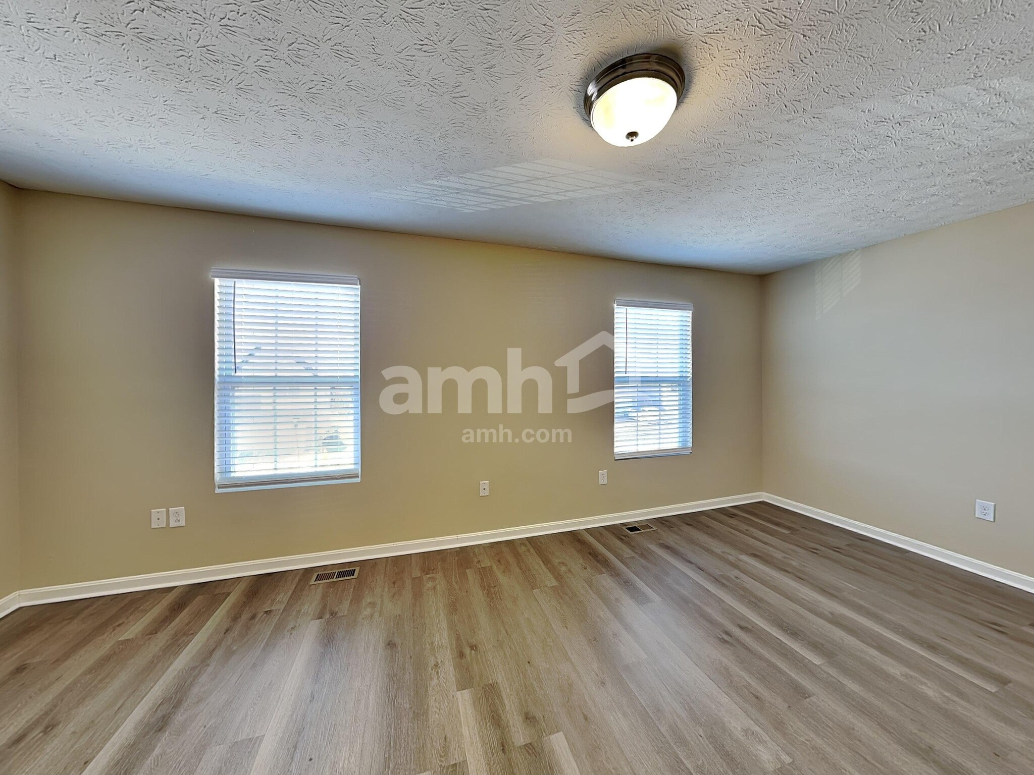 Building Photo - 9766 Soaring Breezes