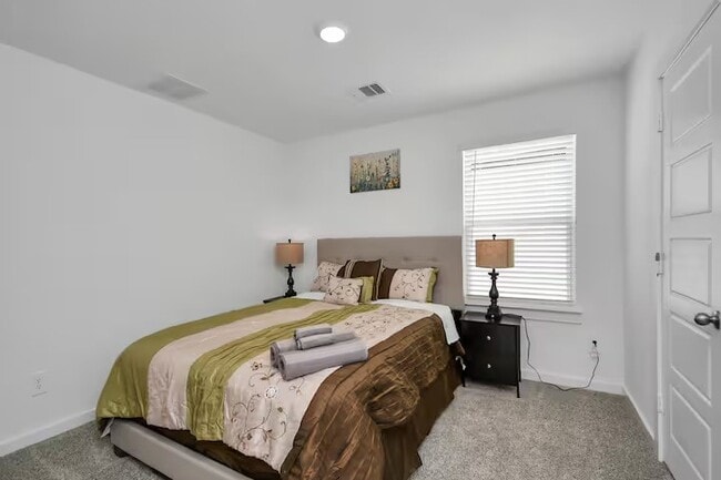 Building Photo - 12320 Churchill downs Dr