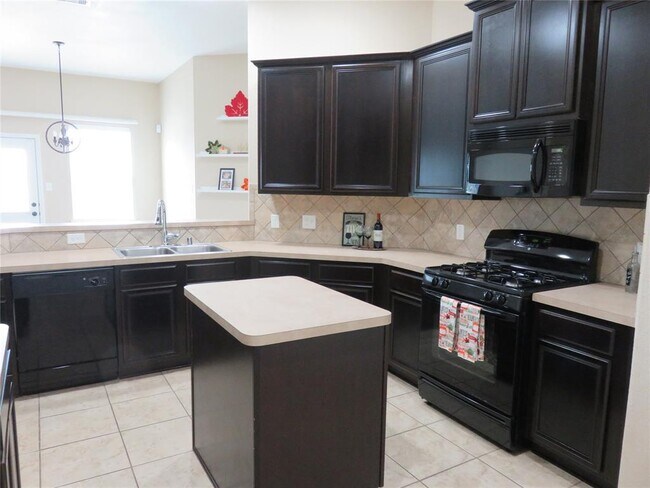 Building Photo - 21390 Village Crossing Ln