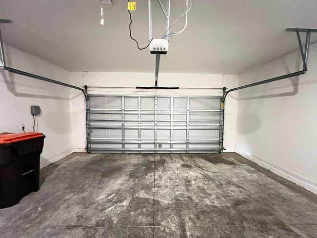 Building Photo - AWESOME 4BD/3BA Home in Ocala!!! Washer and Dryer INCLUDED!