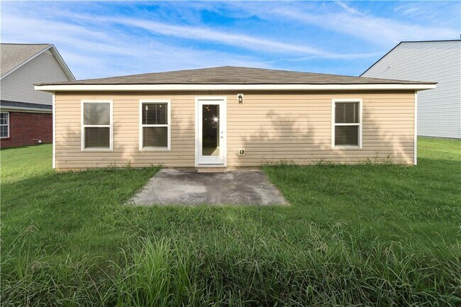 Building Photo - 31 Southfork Dr