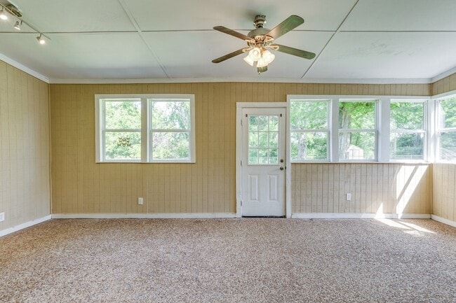 Building Photo - 1316 Rivermont Dr