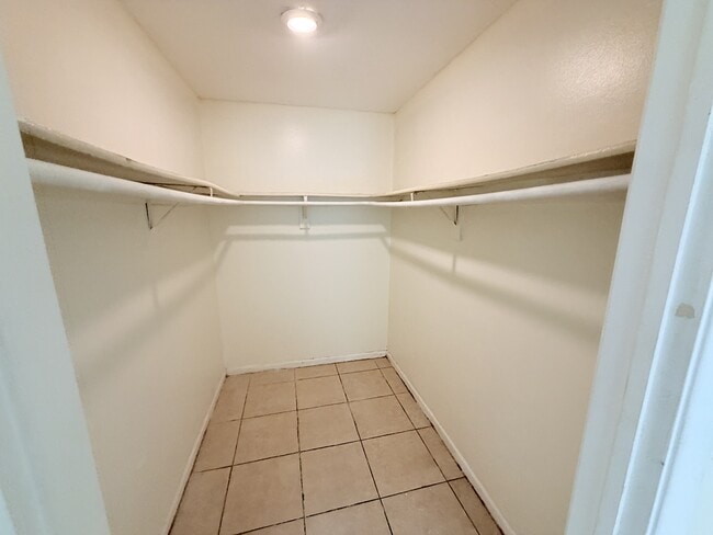 Building Photo - 2000 N Congress Ave