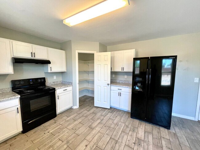 Building Photo - Beautiful 2020 Built- 4 Bedroom Home with 2 Car Garage! *HOME IS CURRENTLY OCCUPIED, PLEASE DO NO...