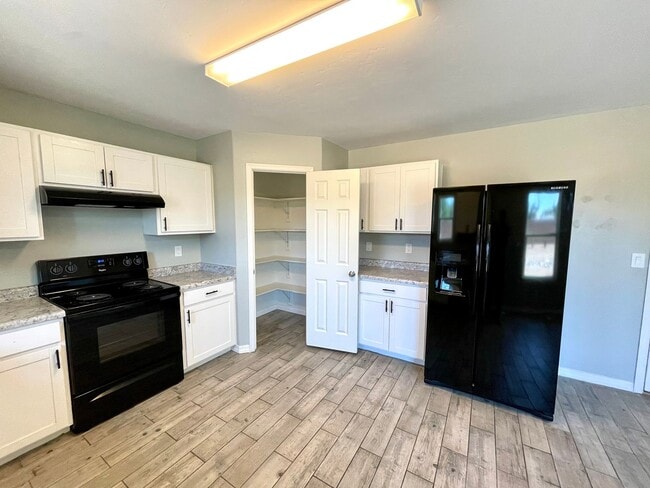 Building Photo - Beautiful 2020 Built- 4 Bedroom Home with 2 Car Garage!