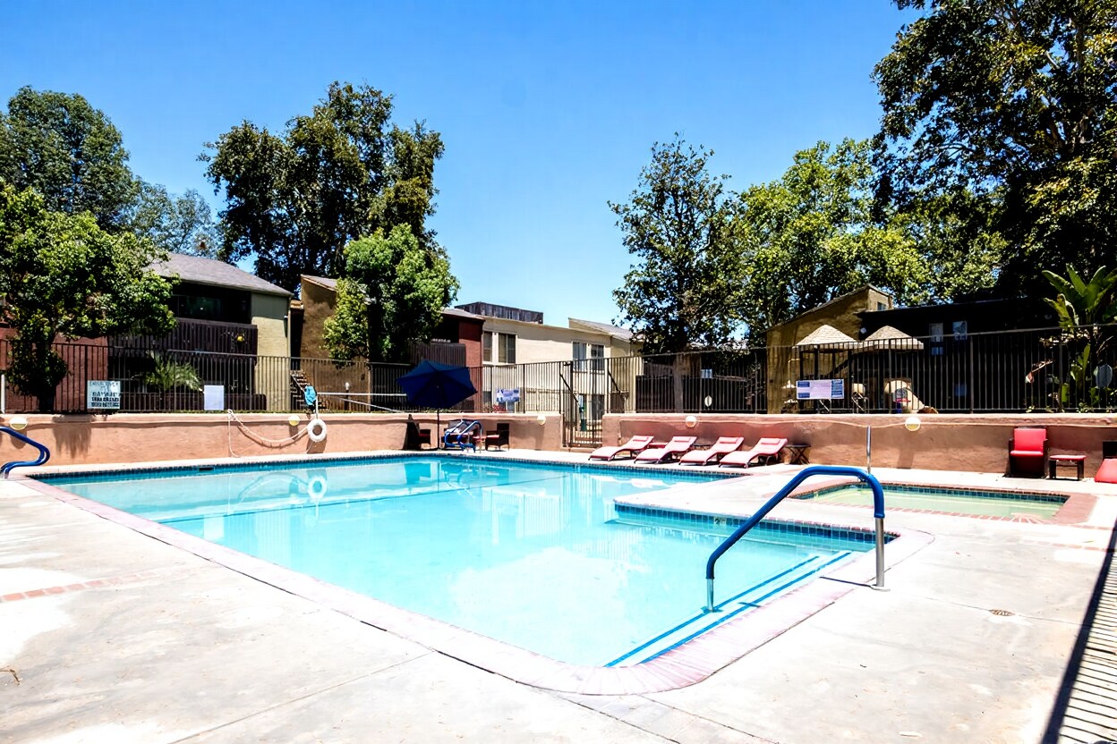 Building Photo - 18350 Hatteras St