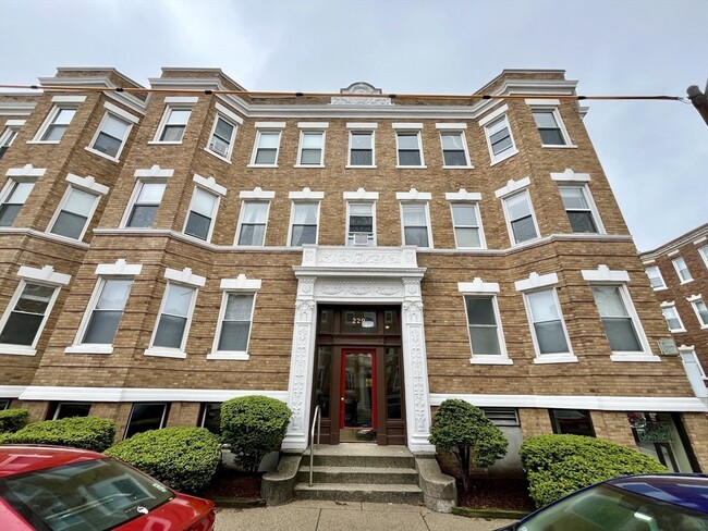 Building Photo - 229 Kelton St