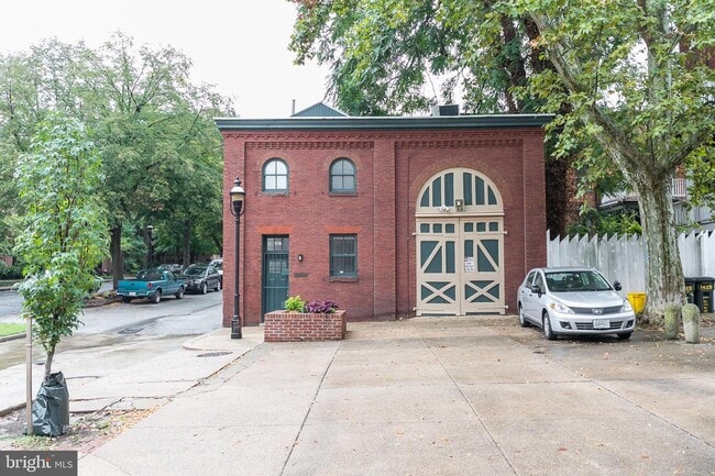 Building Photo - 307 Mosher St