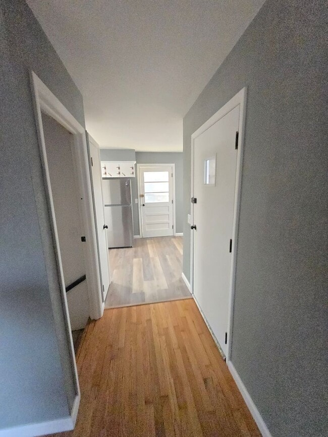 Building Photo - Charming 3-Bedroom, 2-Bathroom Brick Home for Rent