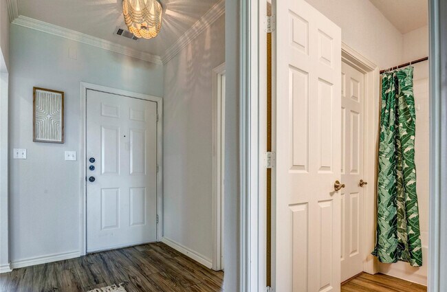 Building Photo - 1916 Signal Ridge Pl