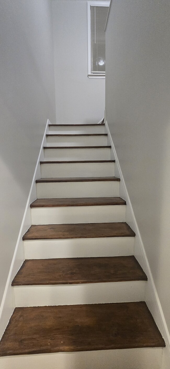 Building Photo - 15800 Whitcomb