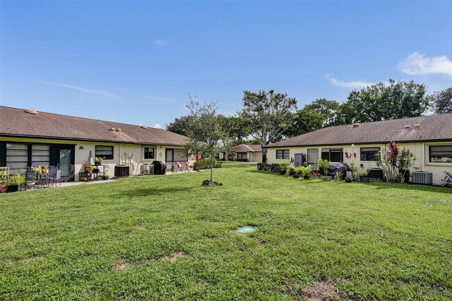 Building Photo - 4840 Greentree Ln