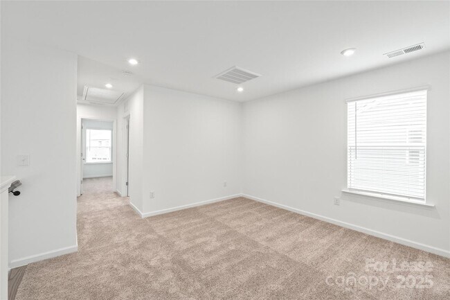 Building Photo - 15922 Parkside crossing Dr