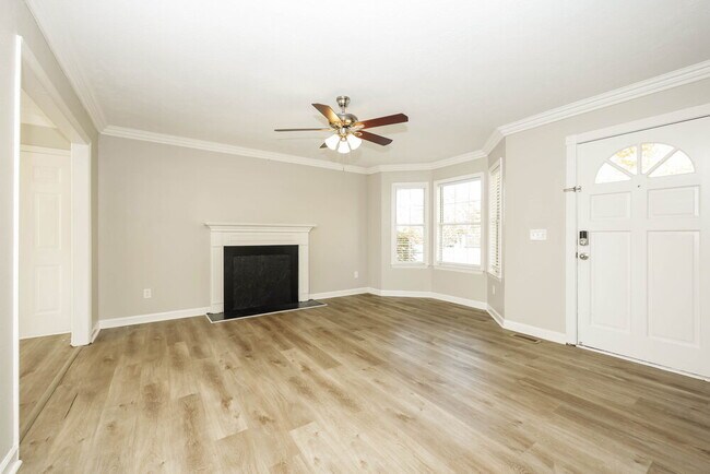 Building Photo - 311 Shadylake Dr