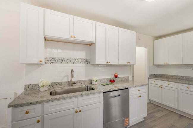 Building Photo - 107 S Estate Dr